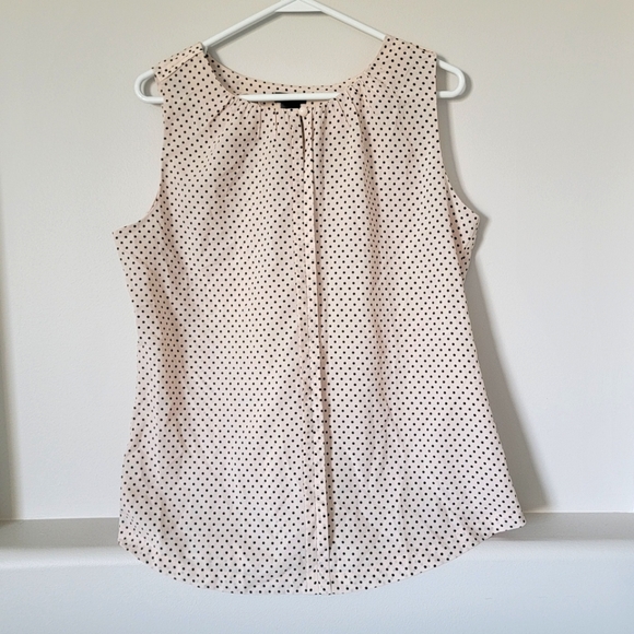Ann Klein polka dot shell. M. - Picture 1 of 3